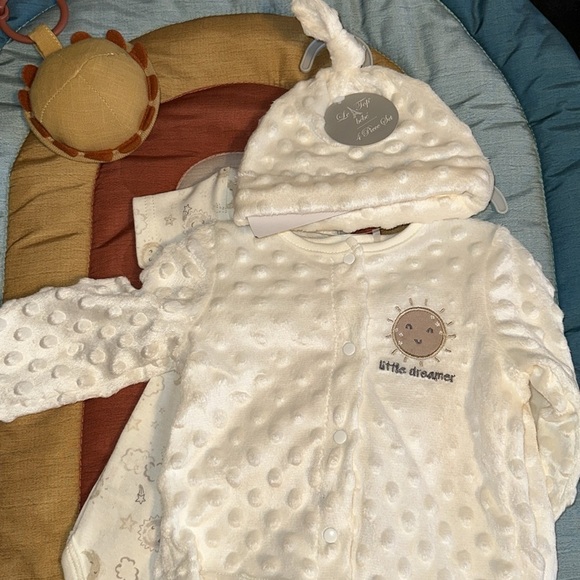 New Baby Set - Picture 4 of 7